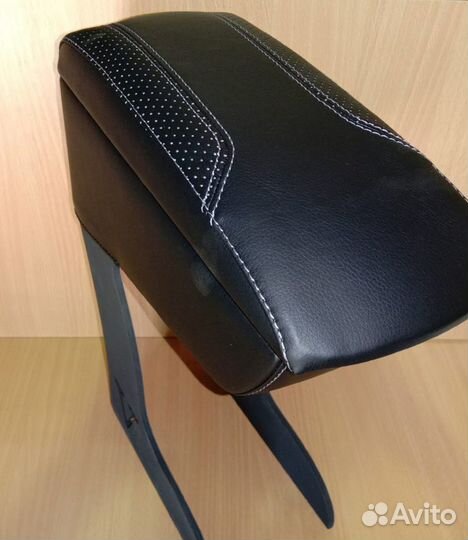 Подлокотник Skoda Octavia Tour (экокожа)