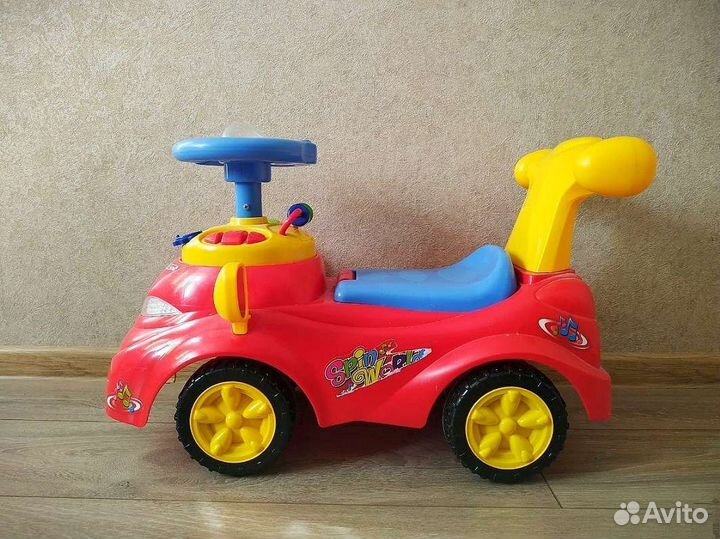 Машинка-каталка большая