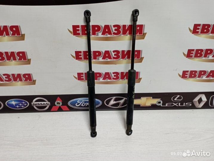 Амортизатор капота передний Audi Q5 8R cdnc 2011