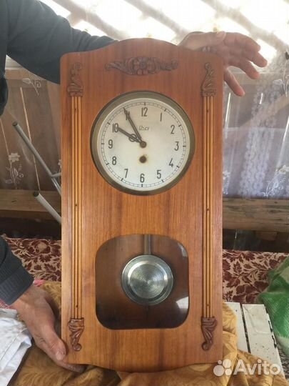 Старинные настенные антикварные часы