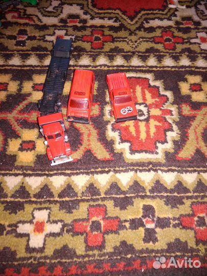 Игрушечные машинки