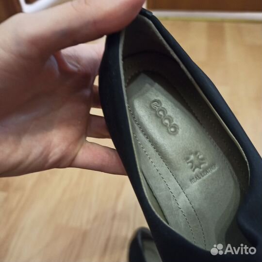 Абсолютно новые туфли Ecco 37