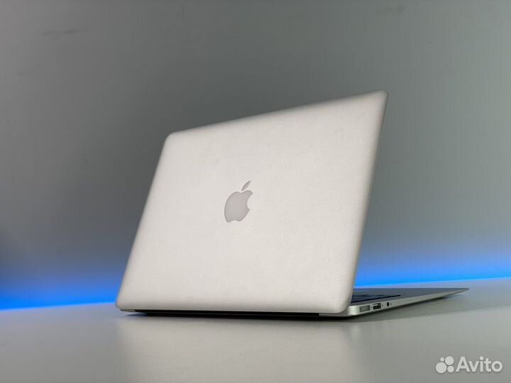 MacBook Air 13” 2017 Core i5 8g озу SSD256g