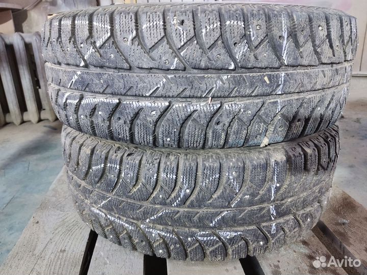 Bridgestone Ice Cruiser 7000S 215/65 R16