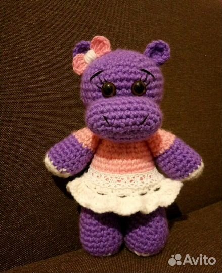 Игрушка ручкой работы 