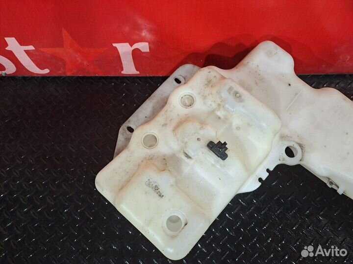 Бачок омывателя лобового стекла