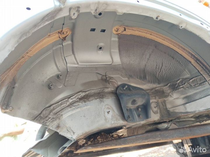 Крыло заднее левое Volvo Xc90 B5254T2