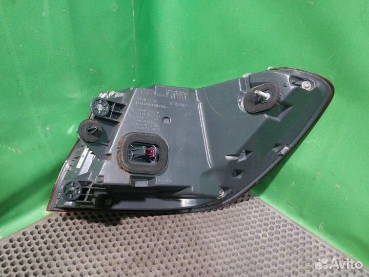 Фонарь задний наружный левый BMW 7-Series