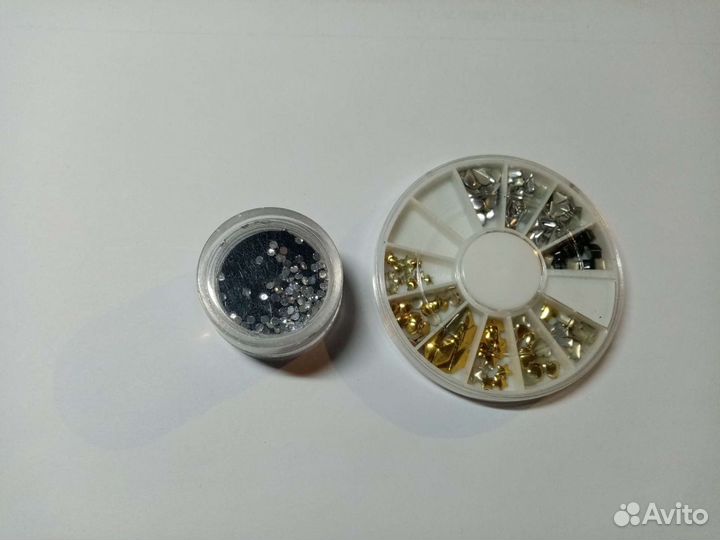Стразы для маникюра и макияжа