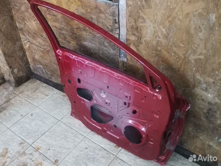 Дверь передняя левая водительская