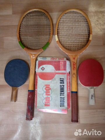 Теннисная ракетка