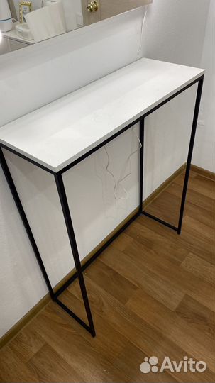 Стол для бровиста