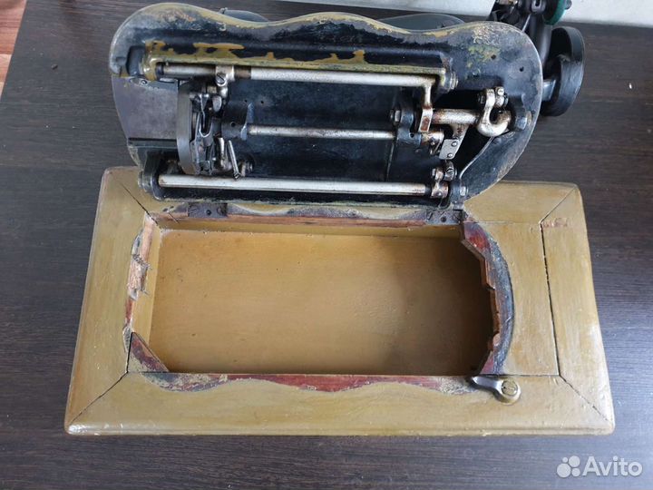 Швейная машина Singer