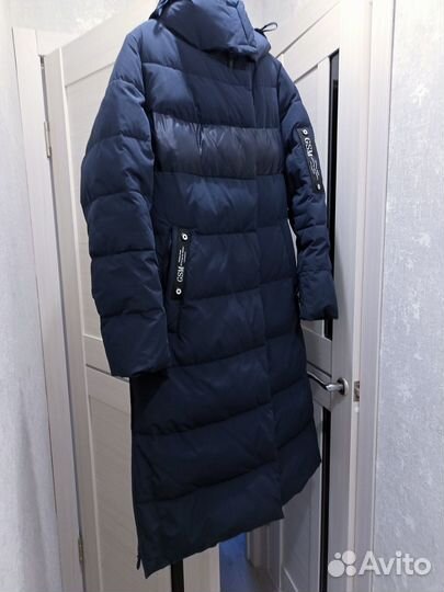 Пальто зимнее с капюшоном