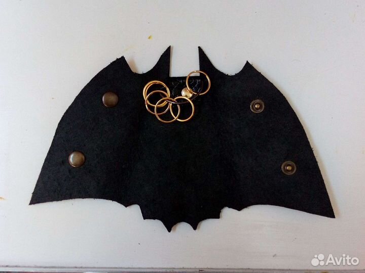 Ключница в виде летучей мыши(Натуральная кожа)