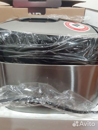 Хлебопечка новая Redmond