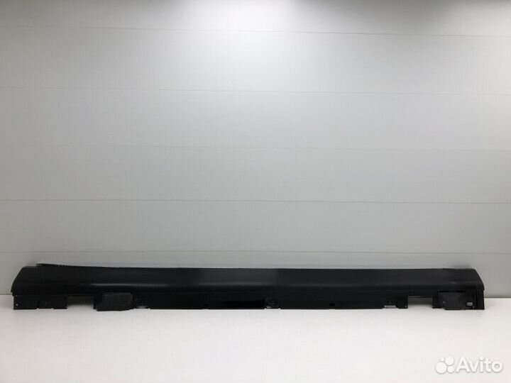 Накладка на порог наружная правая Mercedes-Benz E