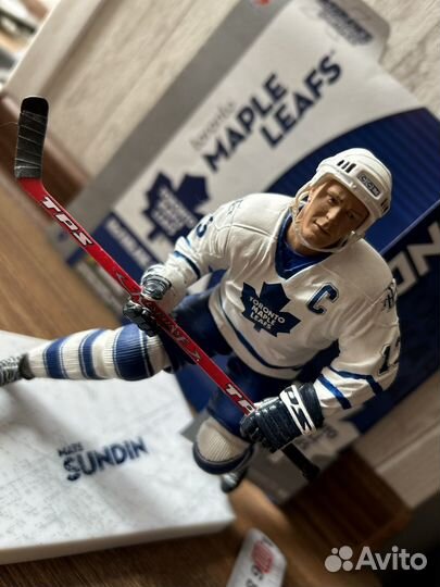 Коллекционная фигурка хоккеиста Mats sundin