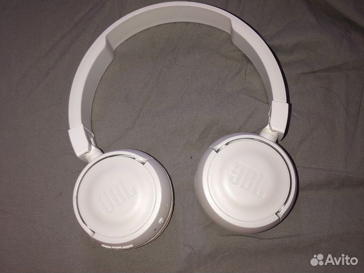 Беспроводные наушники jbl