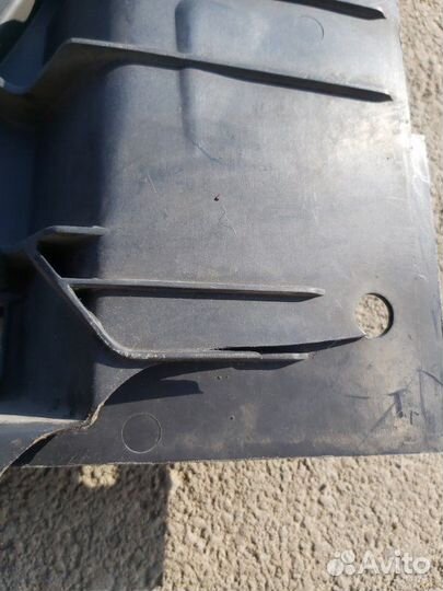 Диффузор вентилятора Bmw 730I E65 M54 2004