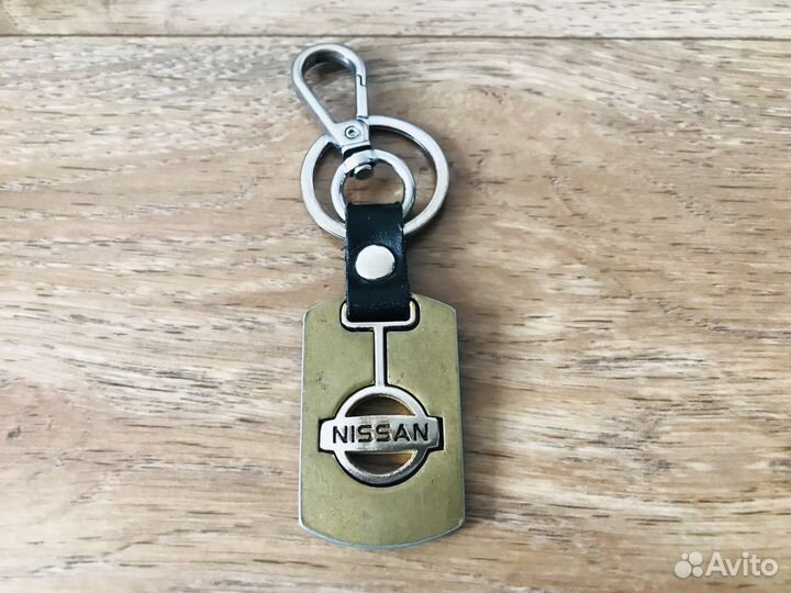 Брелок nissan