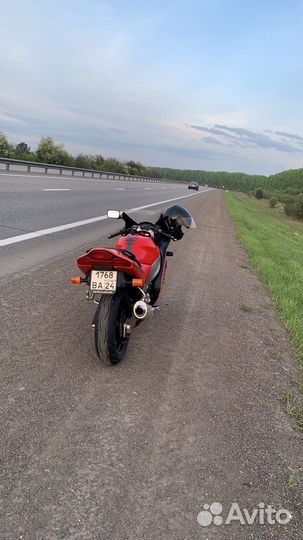 Suzuki RF600