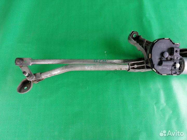 Трапеция дворников с мотором Mercedes W212