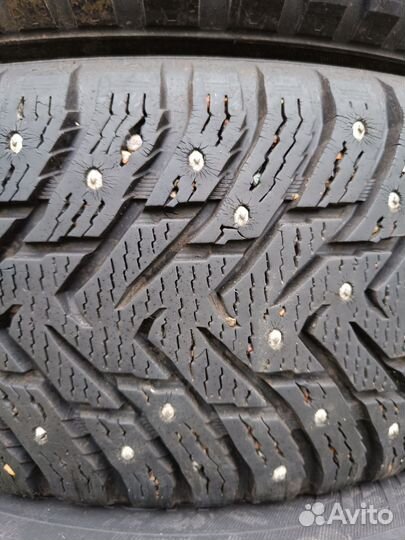 Nokian Tyres Hakkapeliitta 8 215/65 R17