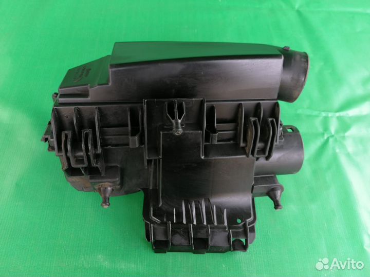 Корпус воздушного фильтра Mercedes W212 m271