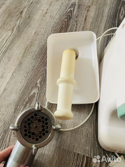 Мясорубка электрическая Binatone