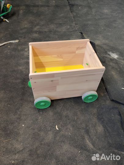 Детский ящик на колесиках