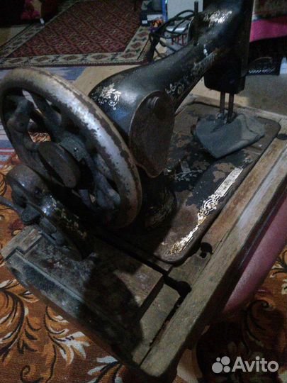 Швейная машина Singer