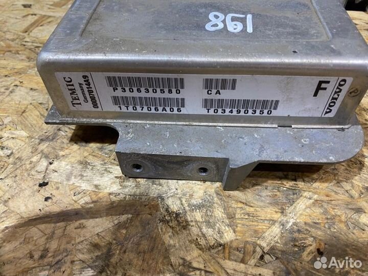Блок управления АКПП Volvo S40 седан 2.0 2004