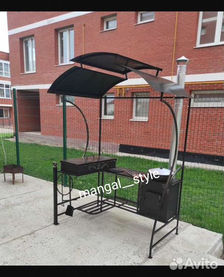 Мангал с крышей