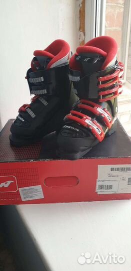 Горнолыжные ботинки детские