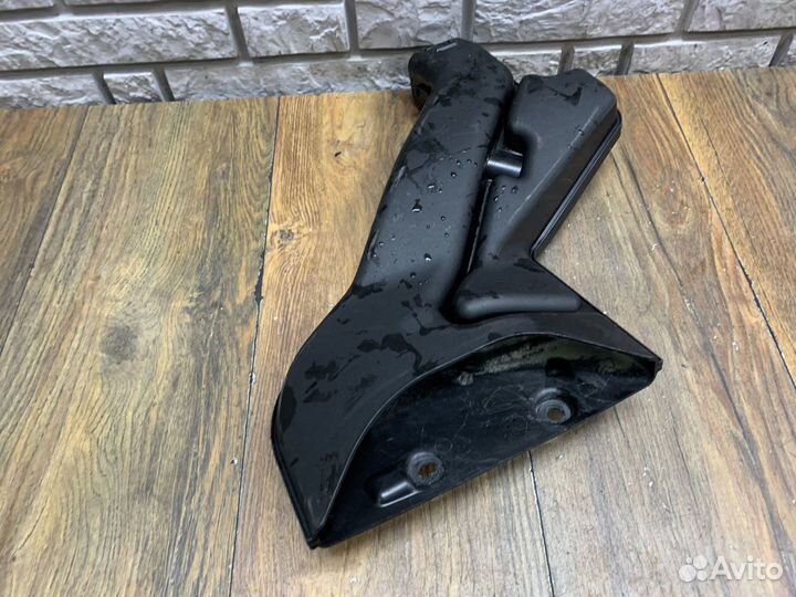 Mitsubishi Lancer 10 Воздухозаборник (внутри)