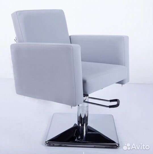 Парикмахерское кресло