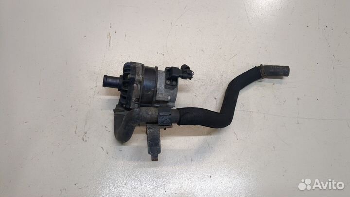 Насос водяной Audi Q7, 2011