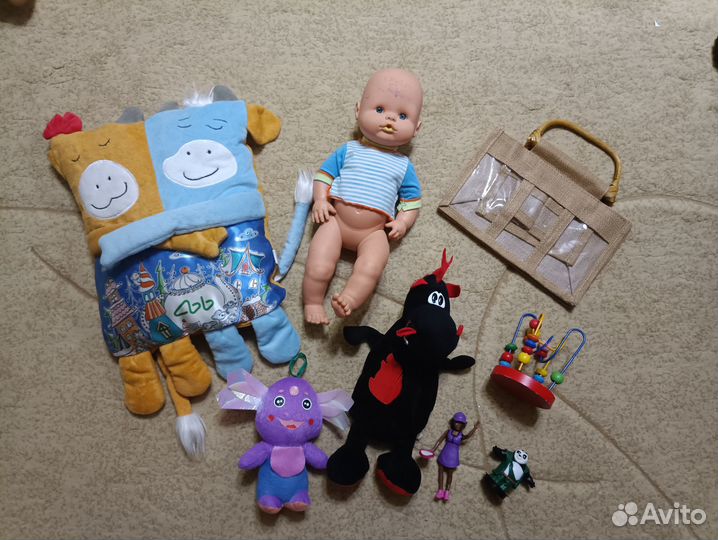 7 пакетов игрушек