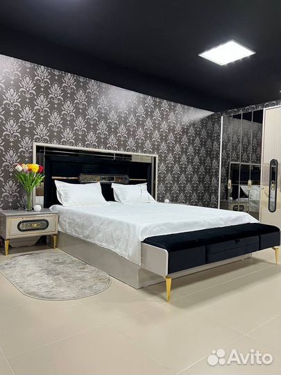 Спальный гарнитур