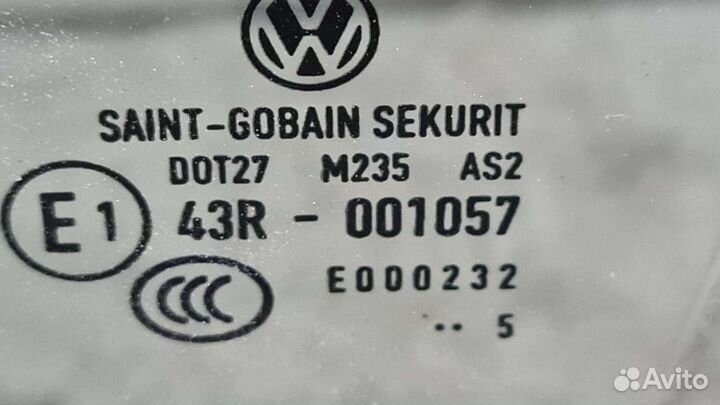 Стекло передней левой двери Гольф +