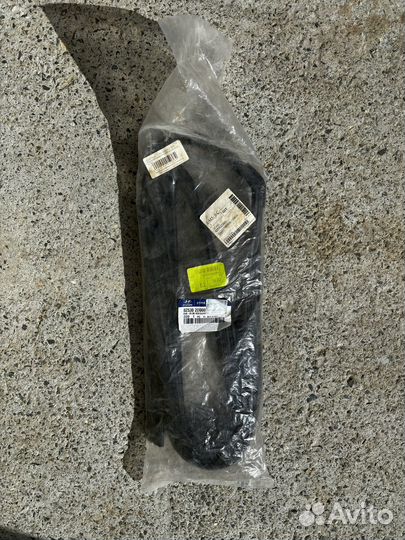 Уплотнитель стекла передней правой двери