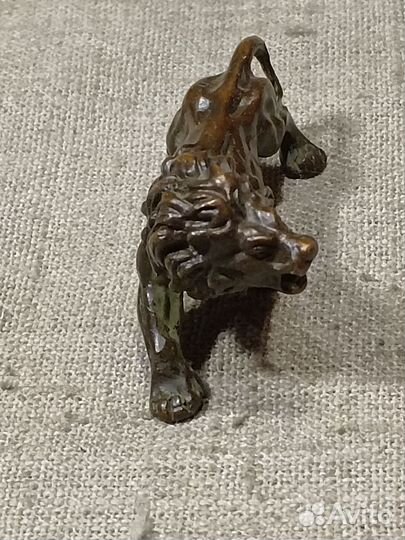 Лев из бронзы