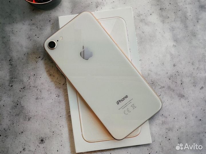 iPhone 8, 64 ГБ