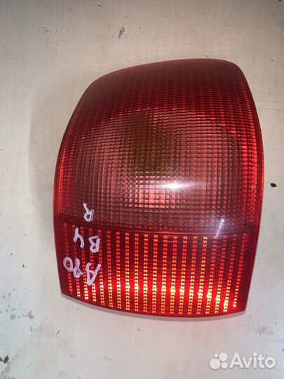Фонарь правый audi 80 b3 красный