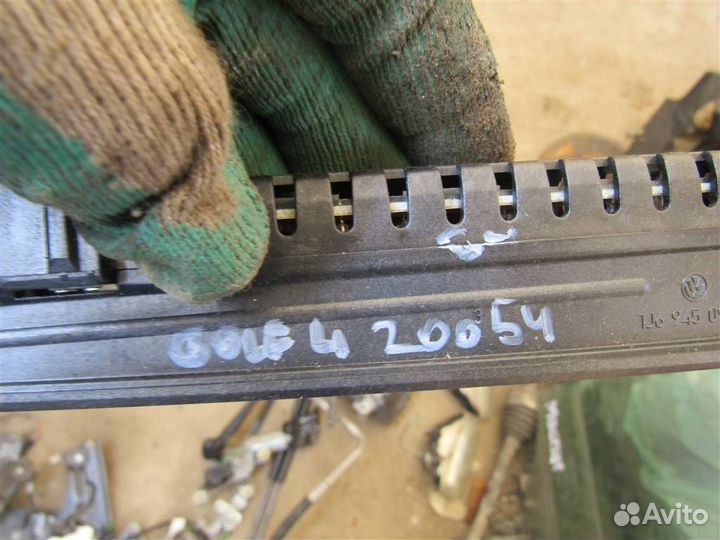 Дополнительный стоп-сигнал Volkswagen Golf 4 2001