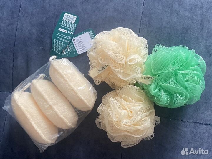 Спонж и щеточка для умывания the body shop