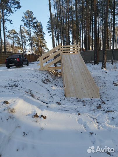 Зимние деревянные горки