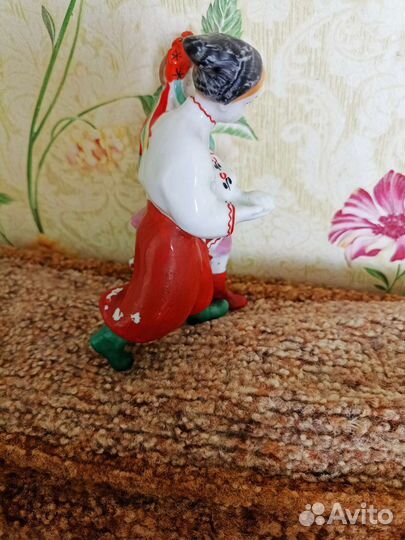 Статуэтка СССР украинский танец