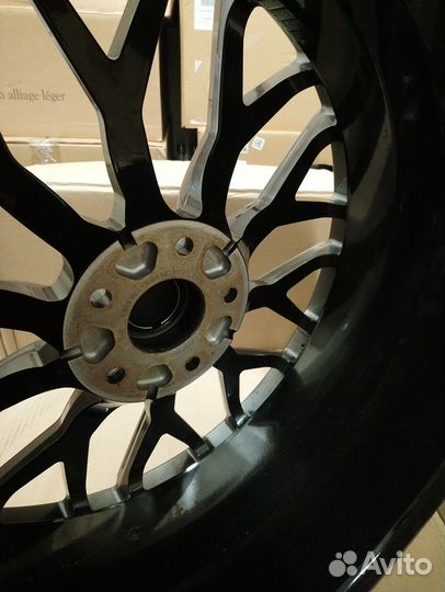 Диск кованый R20 ET41 Voyah Dream Y-спицы / графит